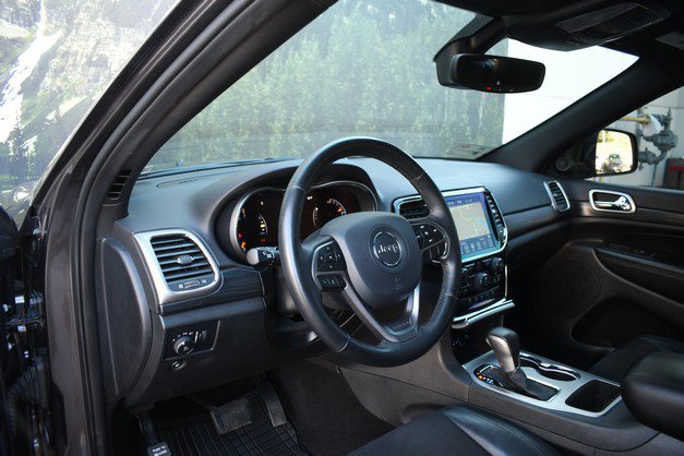 Used 2019 Jeep Grand Cherokee Altitude AWD/4WD image 14