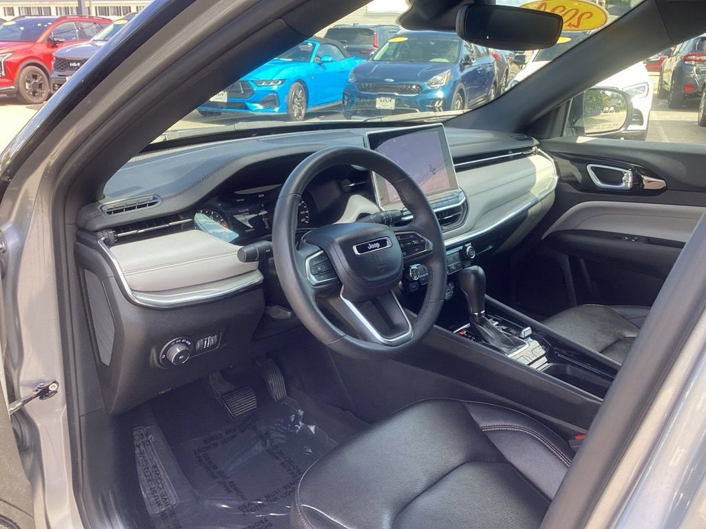 Used 2024 Jeep Compass Limited AWD/4WD image 11