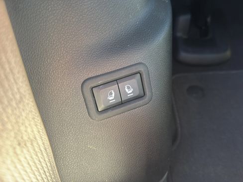 Used 2023 Jeep Wagoneer Series III w/ Premium Group I image 29