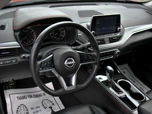 Used 2023 Nissan Altima 2.5 SR image 14