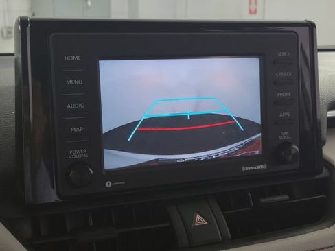 Used 2021 Toyota RAV4 XLE AWD/4WD image 21