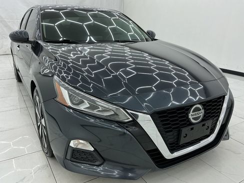 Used 2022 Nissan Altima 2.5 SV FWD image 3