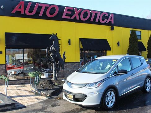 Used 2019 Chevrolet Bolt LT FWD image 1