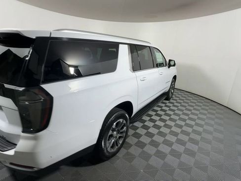 New 2026 Chevrolet Suburban LT w/ Comfort Package image 9