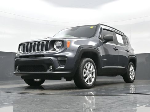 Used 2022 Jeep Renegade Latitude AWD/4WD image 27