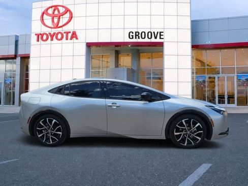 Used 2024 Toyota Prius Prime Premium w/ Advanced Technology Package FWD image 7
