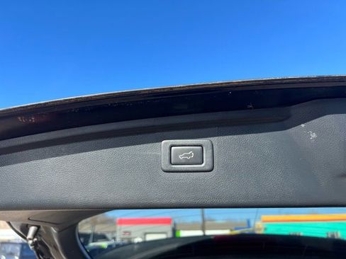 Used 2015 Subaru Outback 2.5i Premium image 9