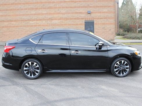Used 2019 Nissan Sentra SR image 5