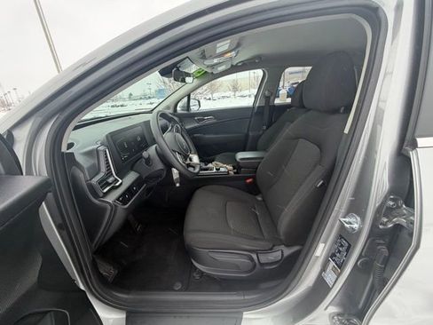 Used 2023 Kia Sportage LX image 10