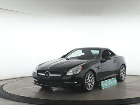 Used 2015 Mercedes-Benz SLK 250 image 10
