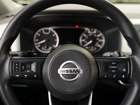 Used 2021 Nissan Rogue SV FWD image 11