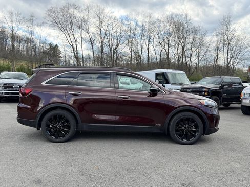 Used 2019 Kia Sorento S image 4