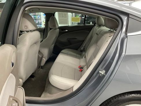 Used 2018 Chevrolet Cruze LT FWD image 8
