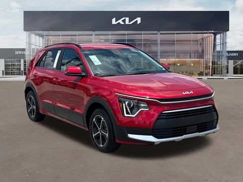 Used 2025 Kia Niro EX FWD image 1
