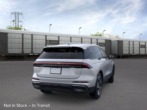 New 2026 Lincoln Nautilus Premier AWD/4WD image 8