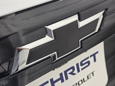 New 2026 Chevrolet Traverse LT w/ Midnight/Sport Edition FWD image 13