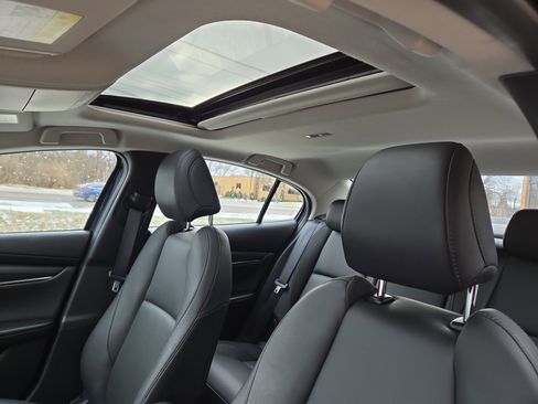 Used 2024 MAZDA MAZDA3 s image 29