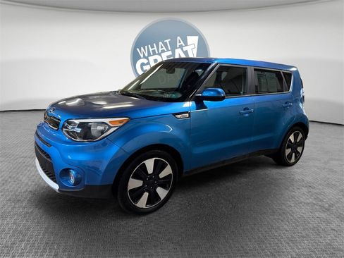 Certified 2017 Kia Soul + w/ Designer's Package image 8