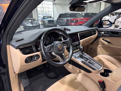 Used 2021 Porsche Macan w/ Premium Package image 49