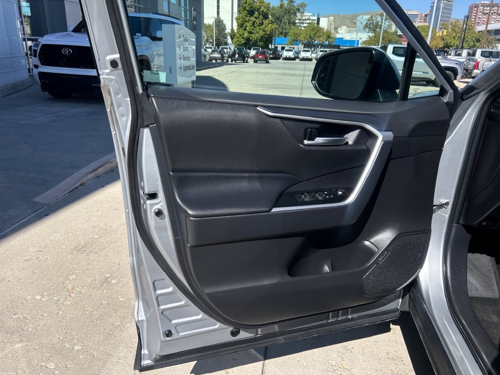 Certified 2025 Toyota RAV4 XLE AWD/4WD image 10
