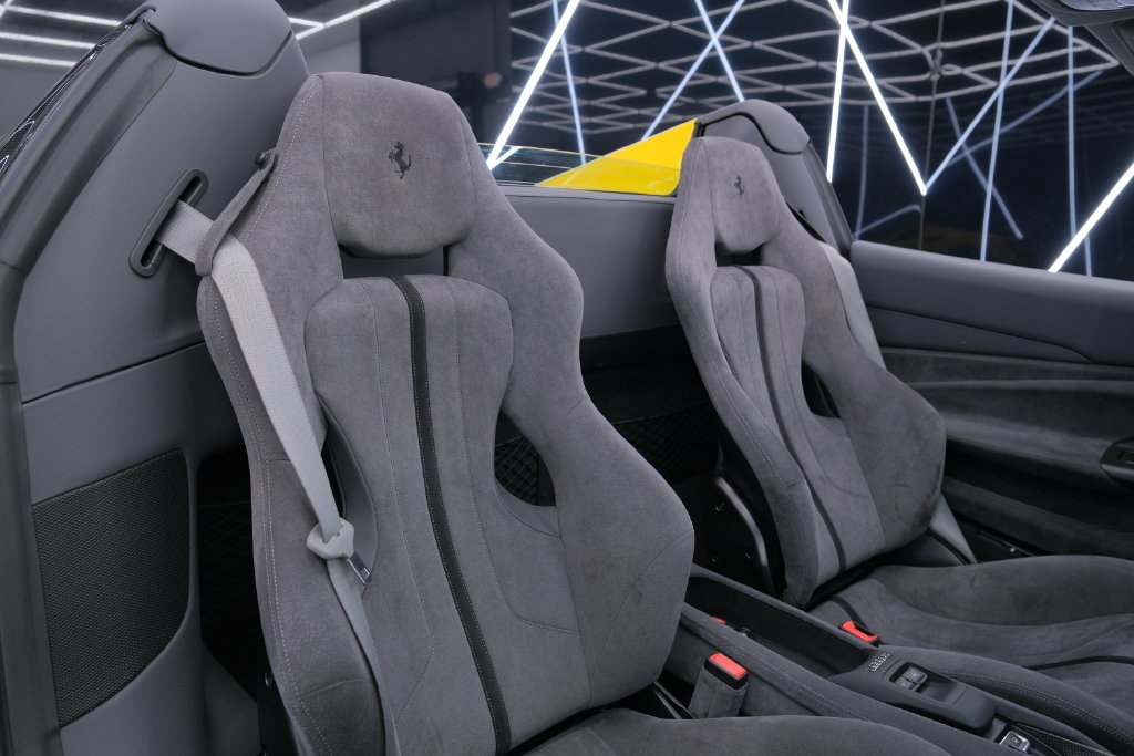 Used 2021 Ferrari F8 Tributo RWD image 21