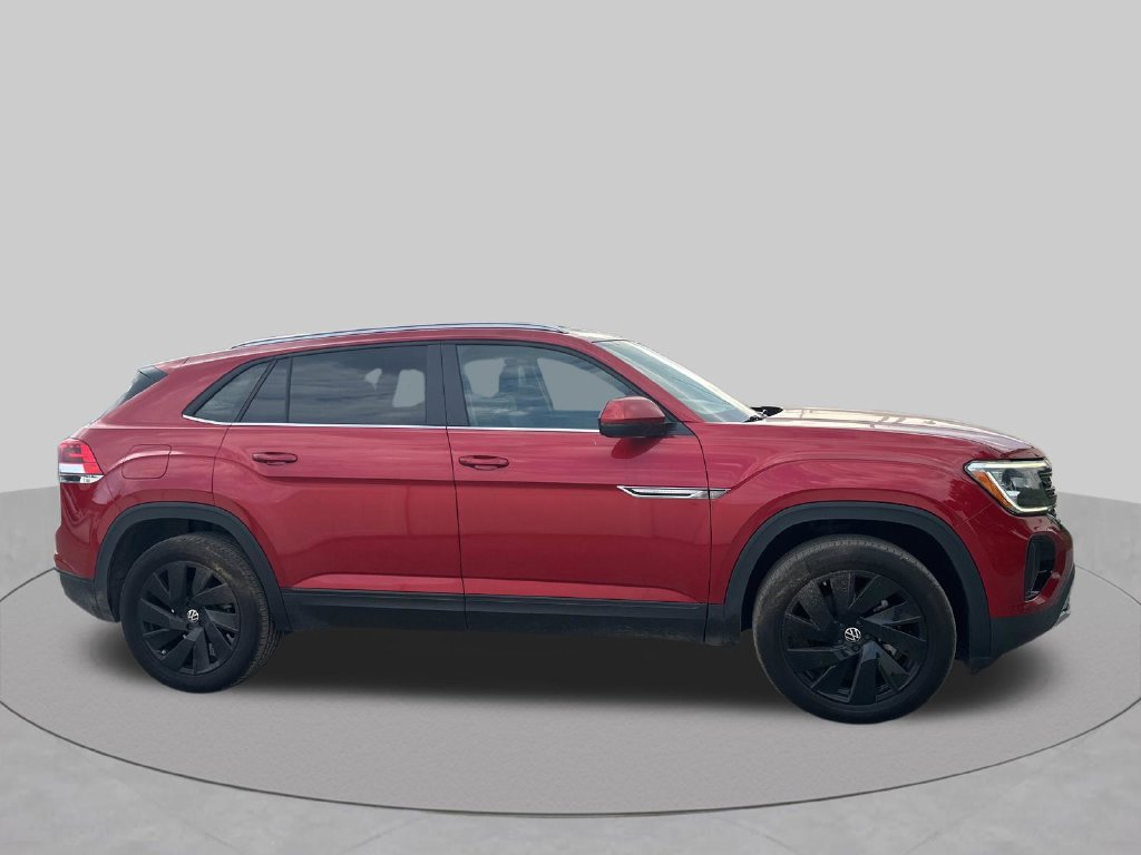 Used 2025 Volkswagen Atlas Cross Sport SE w/ Panoramic Sunroof Package FWD image 38
