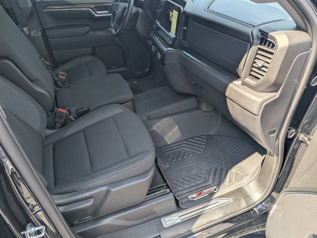 Used 2025 Chevrolet Silverado 1500 LT Trail Boss w/ Dark Appearance Package AWD/4WD image 12