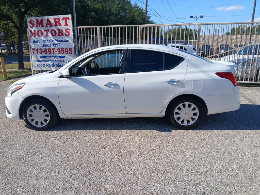 Used 2016 Nissan Versa SV FWD image 8
