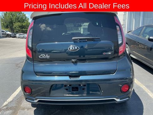 Used 2018 Kia Soul + FWD image 4
