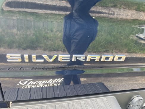 Used 2023 Chevrolet Silverado 1500 LT AWD/4WD image 14