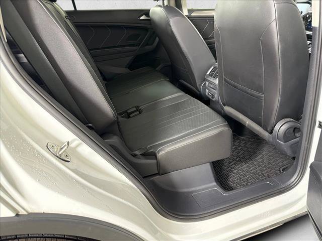 Used 2023 Volkswagen Tiguan SE FWD image 15