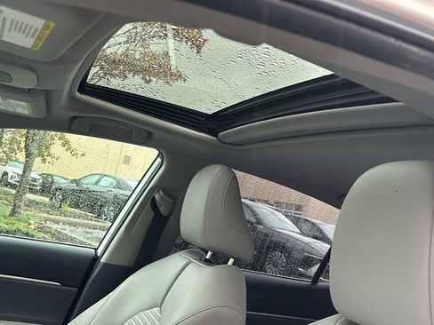 Used 2022 Toyota Camry SE image 25