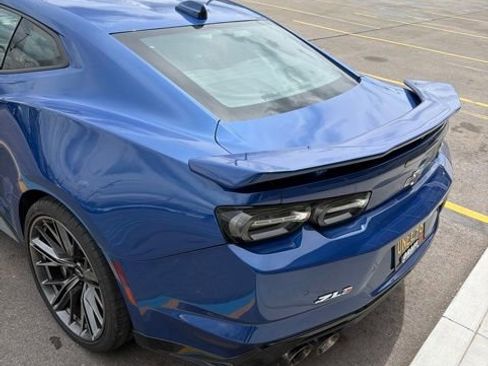 Used 2022 Chevrolet Camaro ZL1 RWD image 5