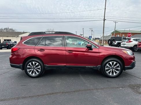 Used 2017 Subaru Outback 2.5i Limited image 11