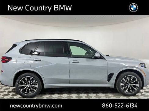 New 2026 BMW X5 xDrive40i w/ M Sport Package AWD/4WD image 8