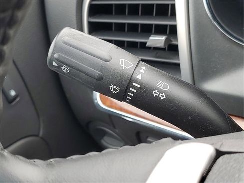 Used 2012 Lincoln MKZ image 22