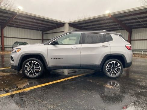 Used 2024 Jeep Compass Limited image 14