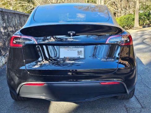 Used 2023 Tesla Model Y Long Range image 9