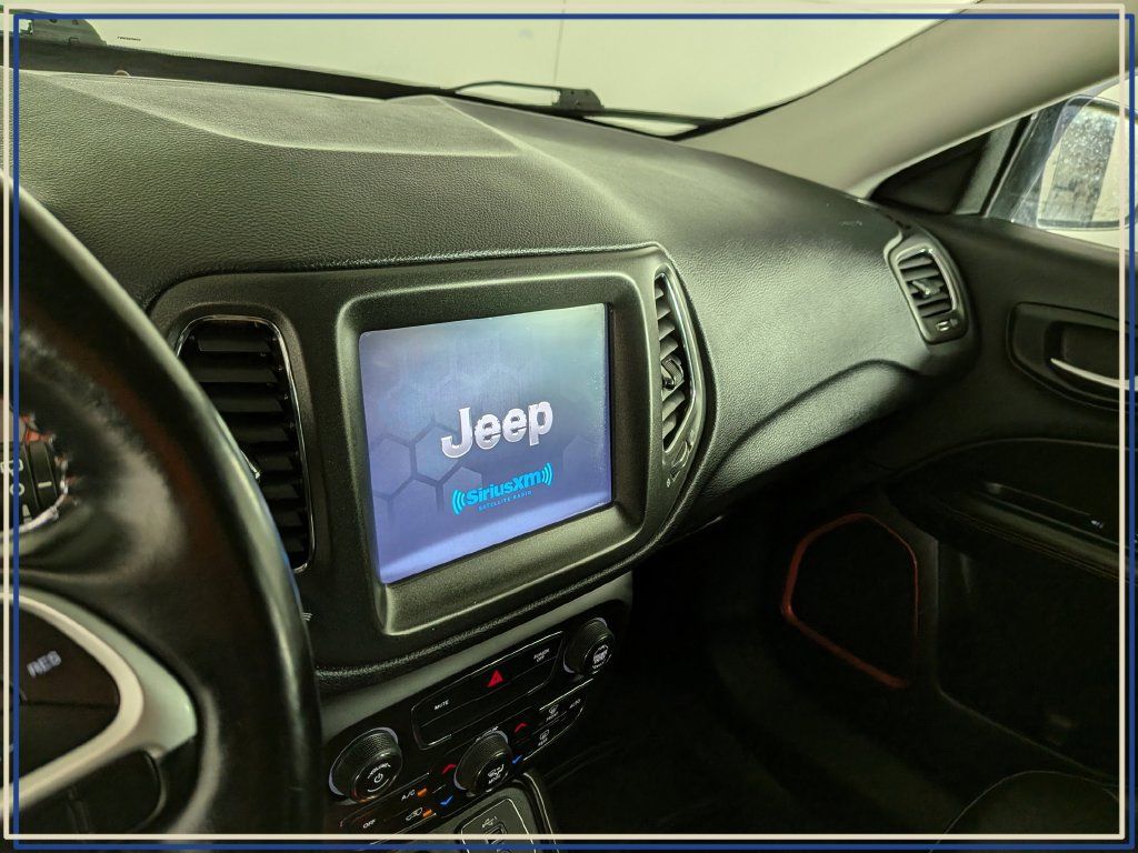 Used 2020 Jeep Compass Trailhawk w/ Leather Interior Group AWD/4WD image 24