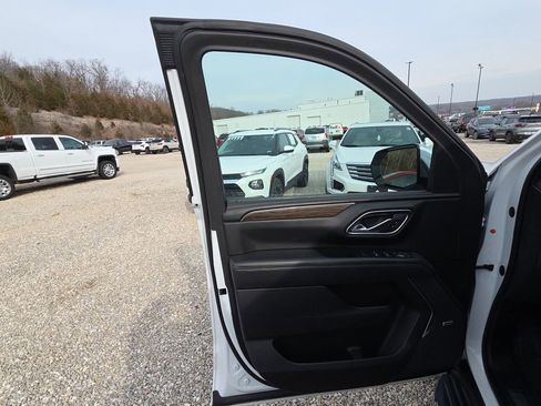 Used 2023 Chevrolet Tahoe Premier image 7