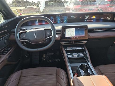 New 2026 Lincoln Nautilus Reserve w/ Jet Appearance Package image 6