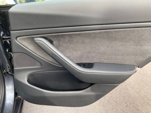 Used 2018 Tesla Model 3 Long Range image 33