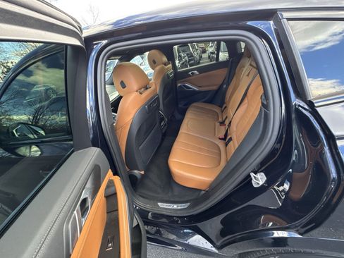 Used 2022 BMW X6 xDrive40i w/ M Sport Package image 25