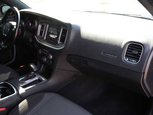 Used 2022 Dodge Charger SXT RWD image 14