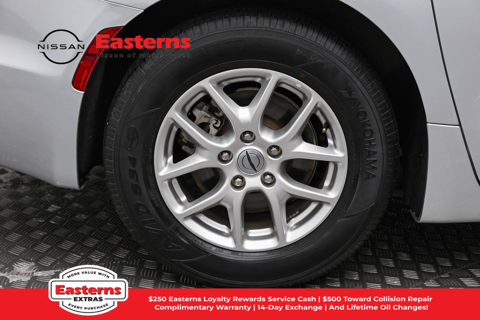 Used 2024 Chrysler Pacifica Touring-L FWD image 30