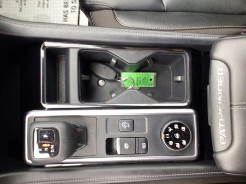 Used 2022 Nissan Pathfinder SL image 21