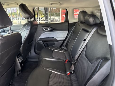 Used 2022 Jeep Compass Latitude AWD/4WD image 28