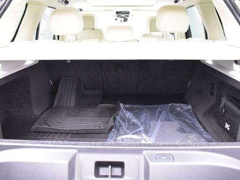 Used 2024 Land Rover Range Rover SE AWD/4WD image 13