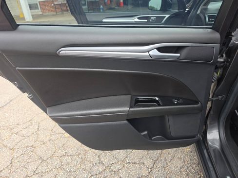 Used 2015 Ford Fusion Titanium FWD image 10