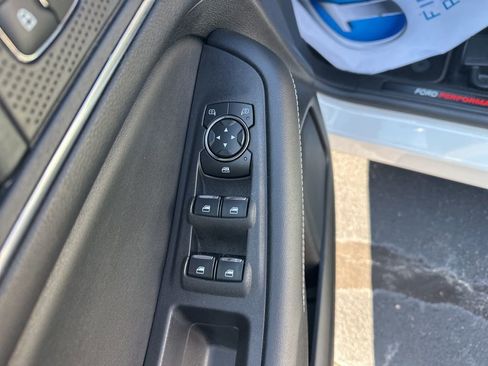 Used 2022 Ford Edge ST image 21